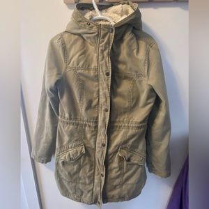 HOLLISTER Women’s Sherpa Lined Parka Olive Color
